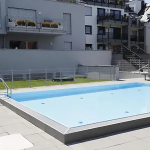 Yellow Flower With Pool - 5 Min To Apartment